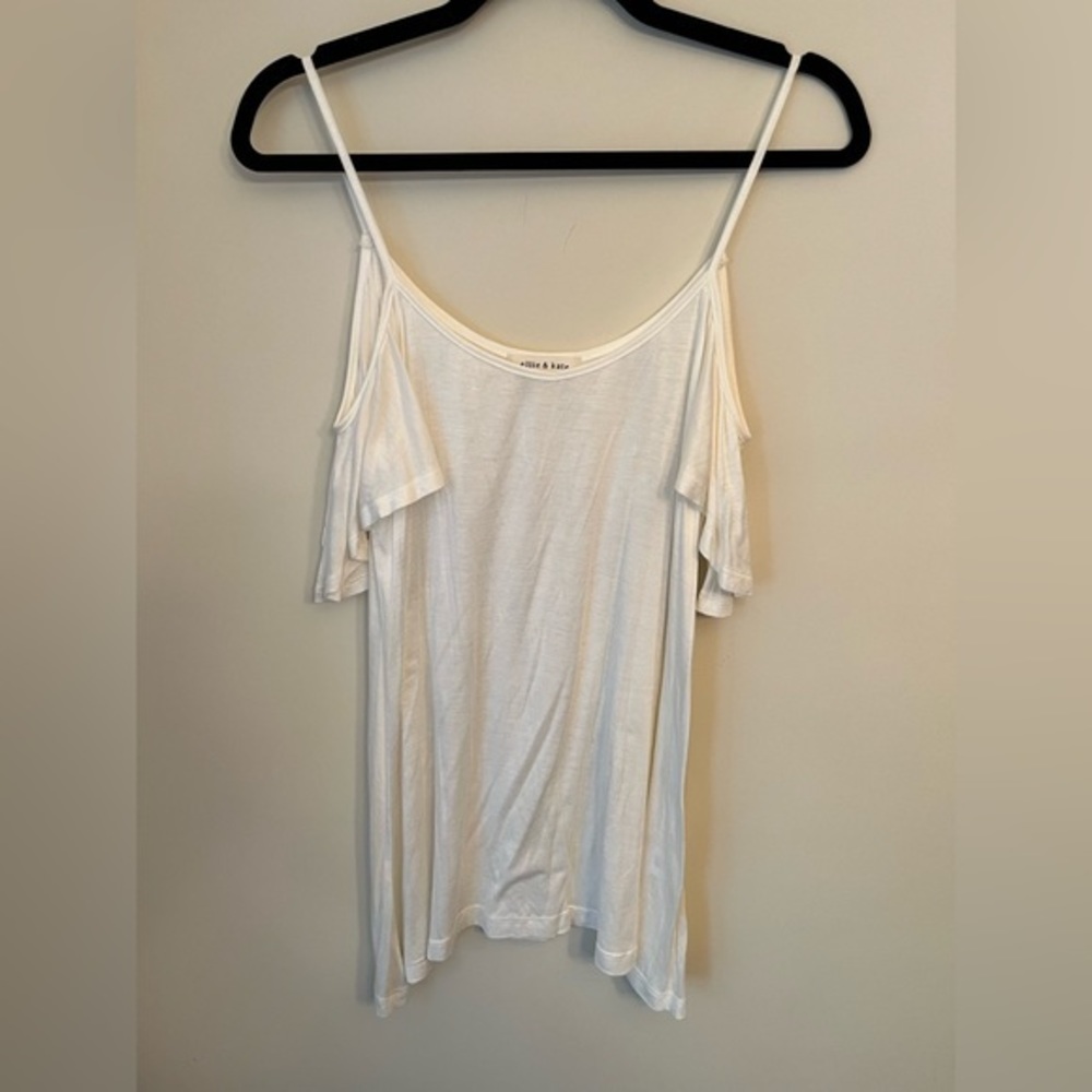 NWOT Ellie & Kate cream cold shoulder top